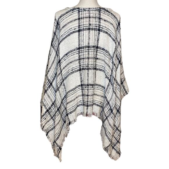 Crosstree Lane Black & White Plaid Poncho - Picture 5 of 6